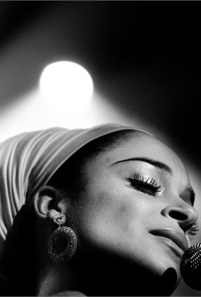 ATHESIA sings The Legendary Ladies of Soul